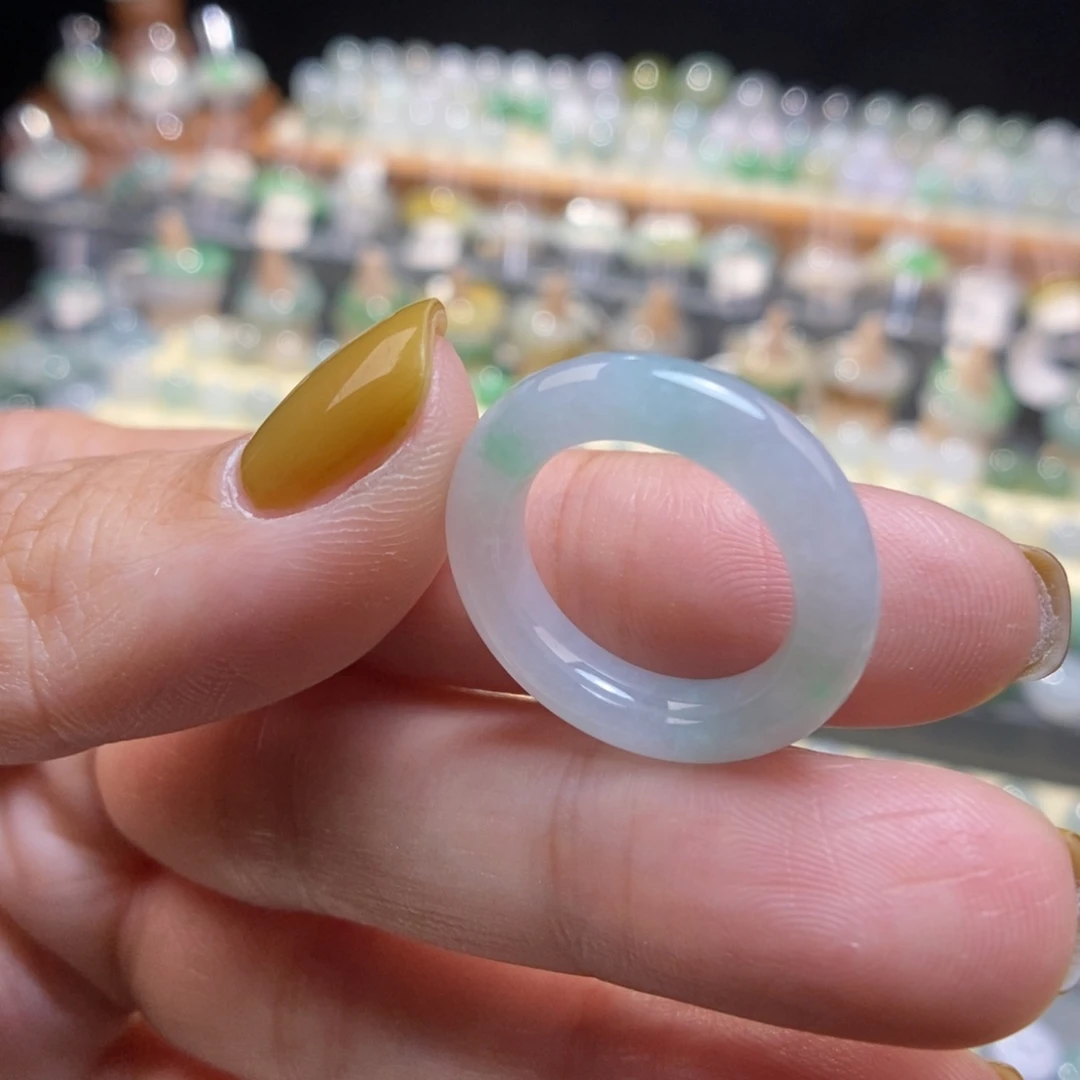 翡翠未镶嵌戒指10号飘绿