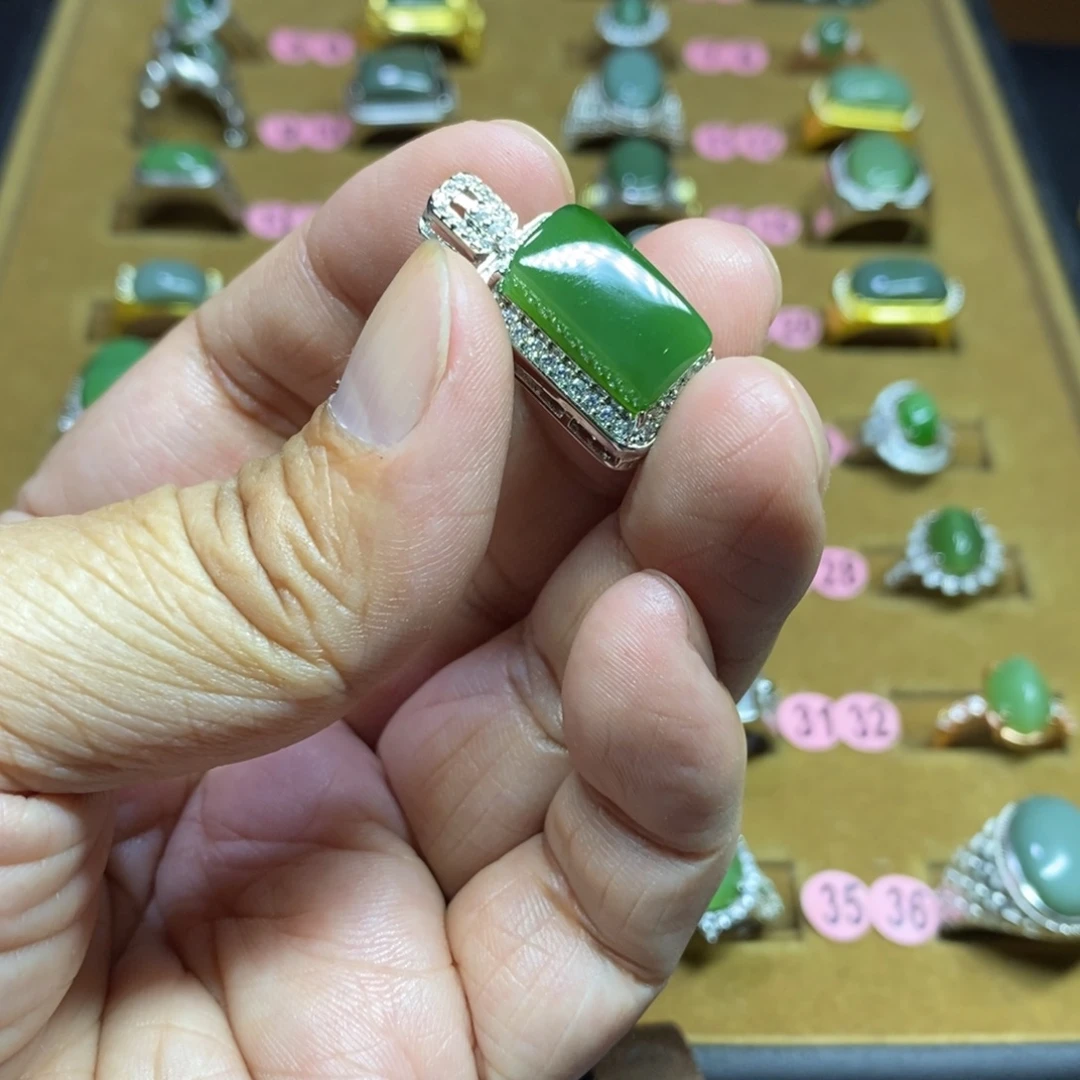 和田玉未镶嵌戒指