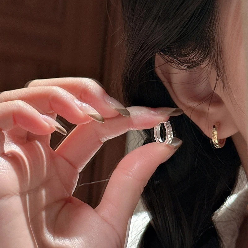 足银耳饰 S999纯银碎冰冰耳环女轻奢小众爆闪简约耳圈精致耳饰品