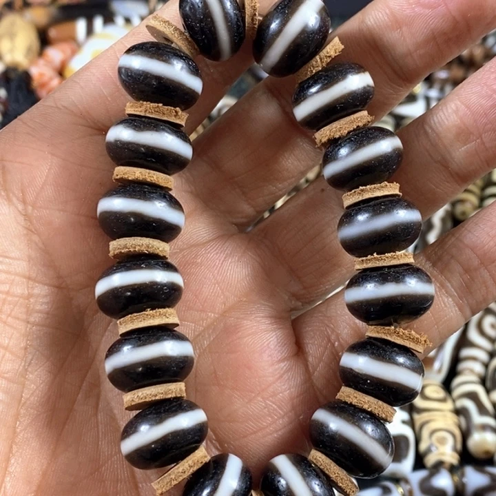 只买单纯的吊坠，没带链子，属的性质。