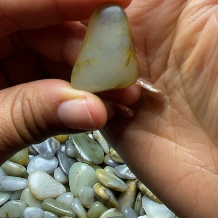 和田玉未镶嵌珠宝半成品