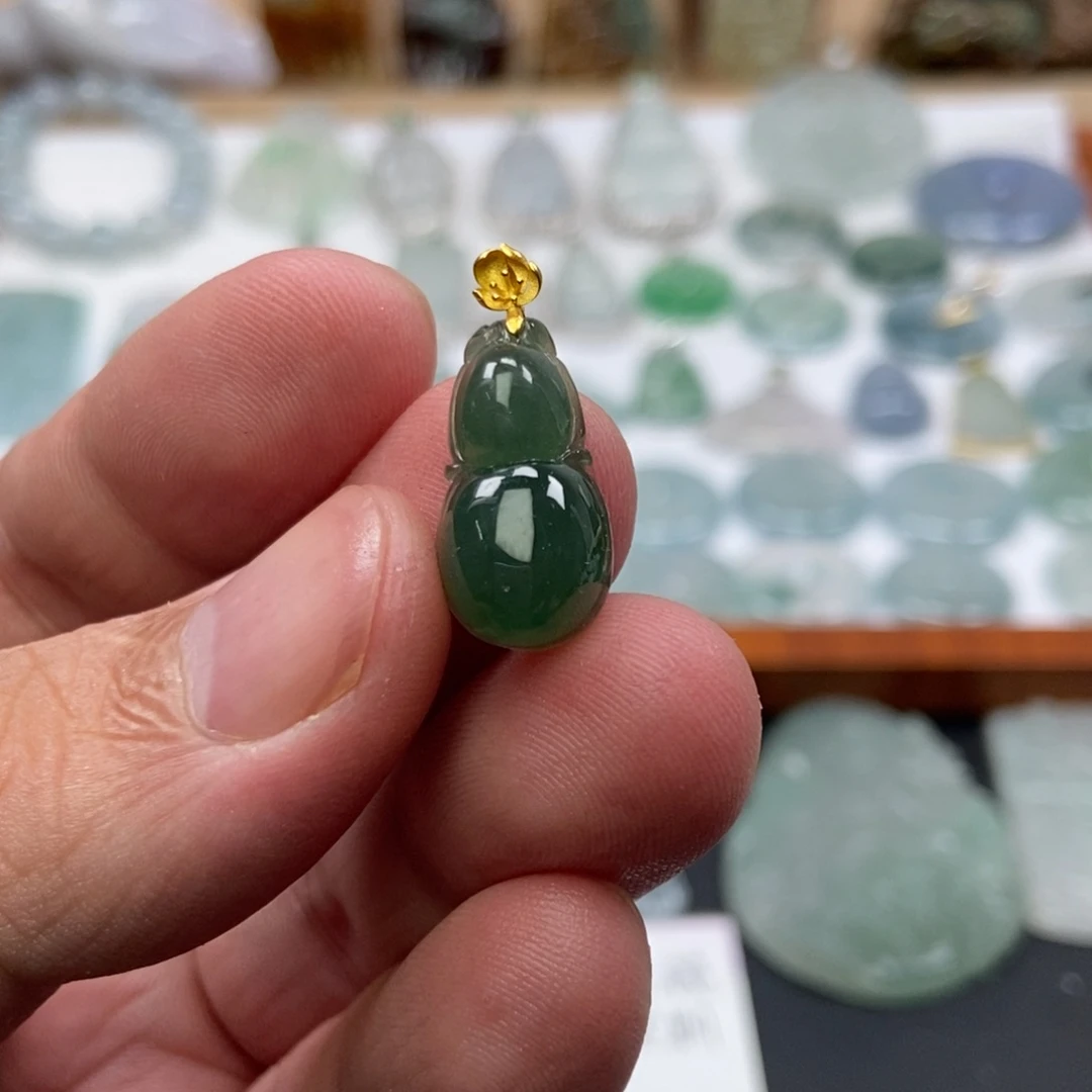 翡翠未镶嵌颈饰绿葫芦  天然缅甸A货翡翠