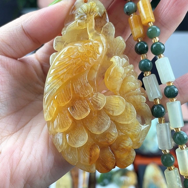 蛇纹石玉未镶嵌颈饰