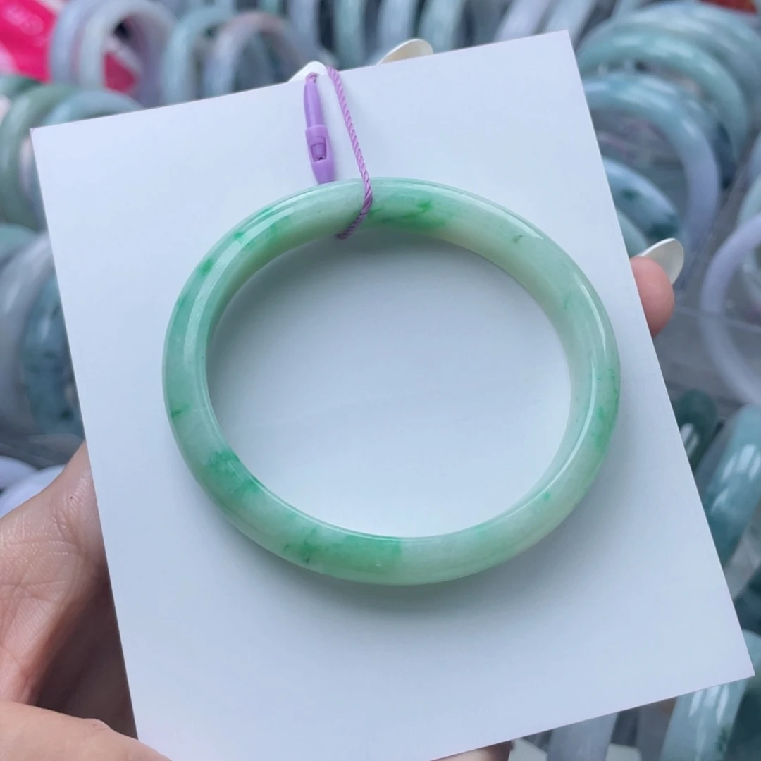 上***8翡翠未镶嵌手镯56贵妃