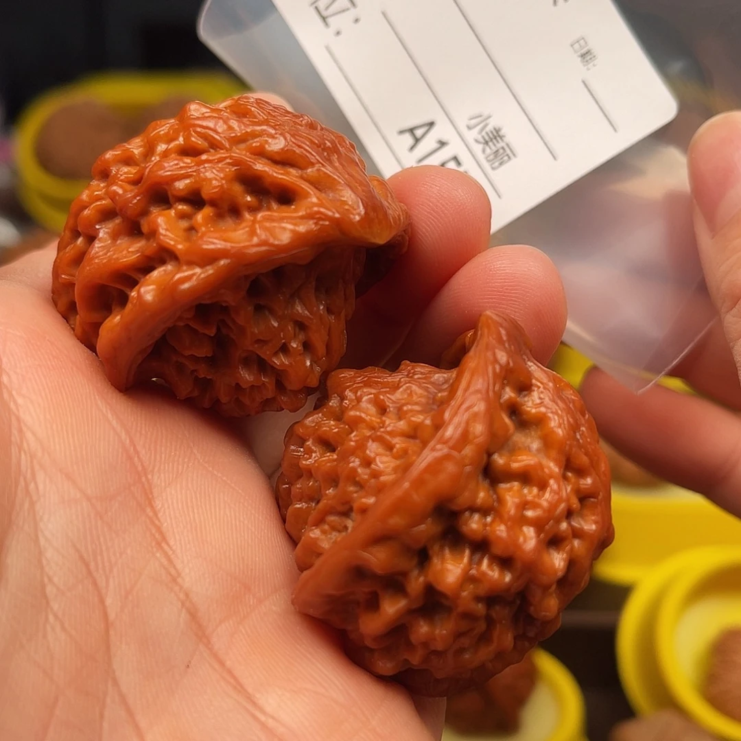 文玩核桃吊坠蛇头