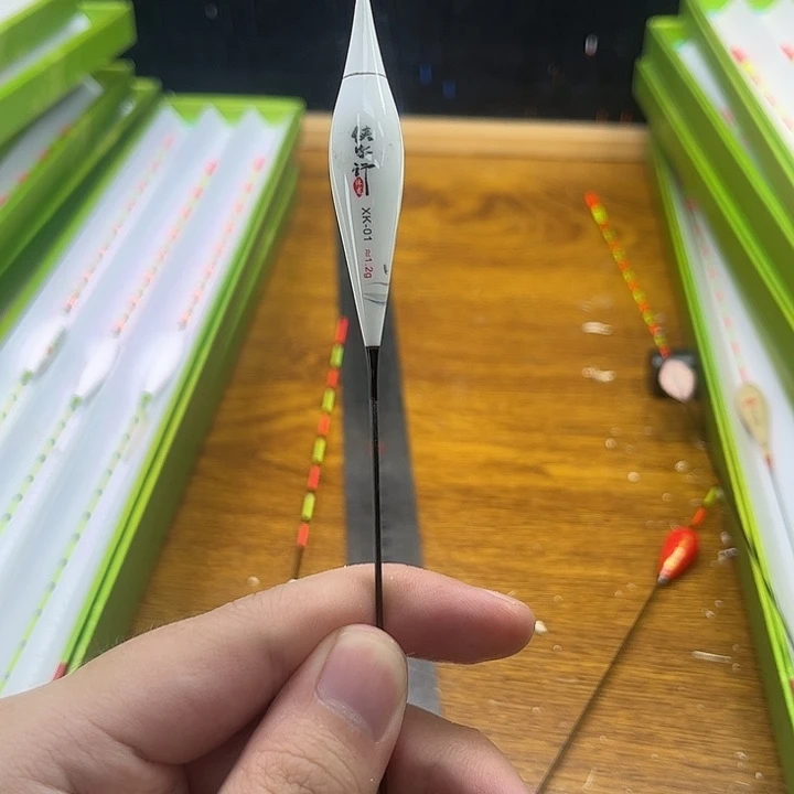 复合材质侠客行1.2克不变色电子漂1支