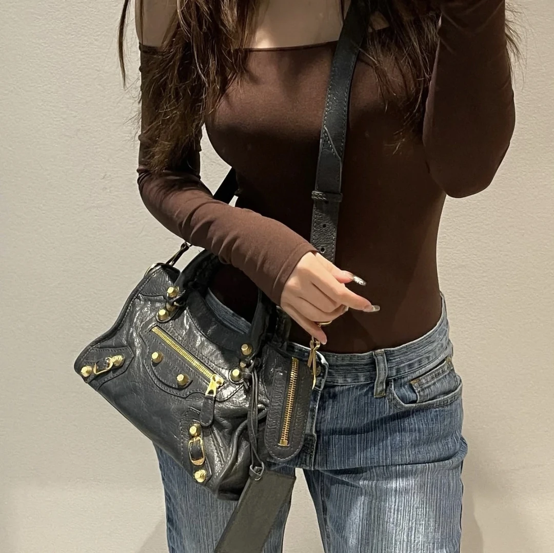 95新 Balenciaga/巴黎世家 灰色机车包 带肩袋镜子95新11362068