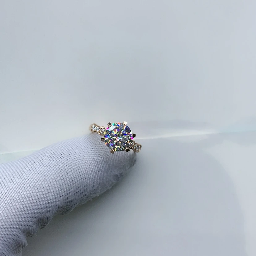 【闪购商品】合成碳硅石戒指/指环18K金镶嵌꧁****꧂