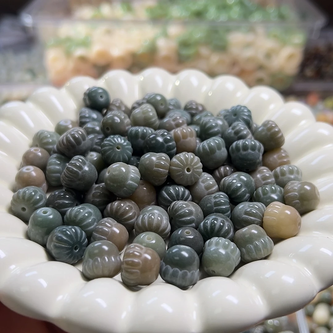 白玉菩提吊坠卡12松果25颗