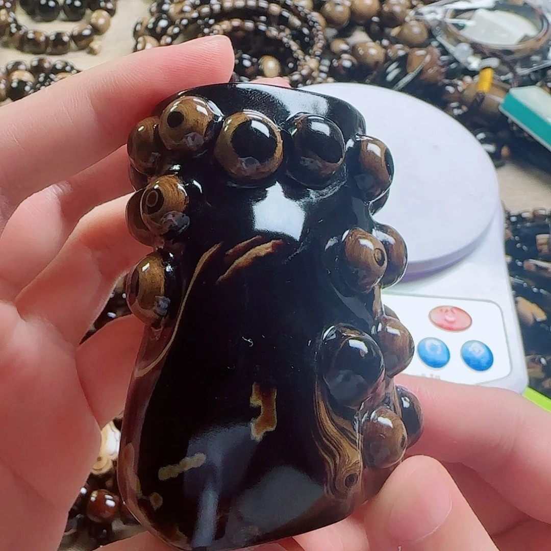 泥塑血柳雕刻件按摩器