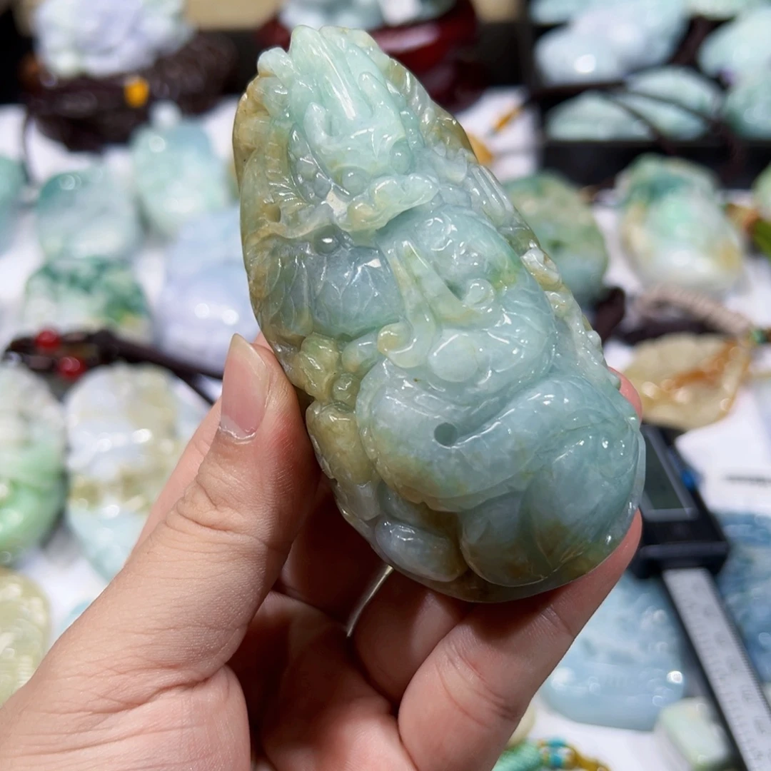 翡翠未镶嵌颈饰挂件