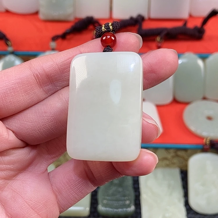 【闪购商品】颈饰未镶嵌和田玉