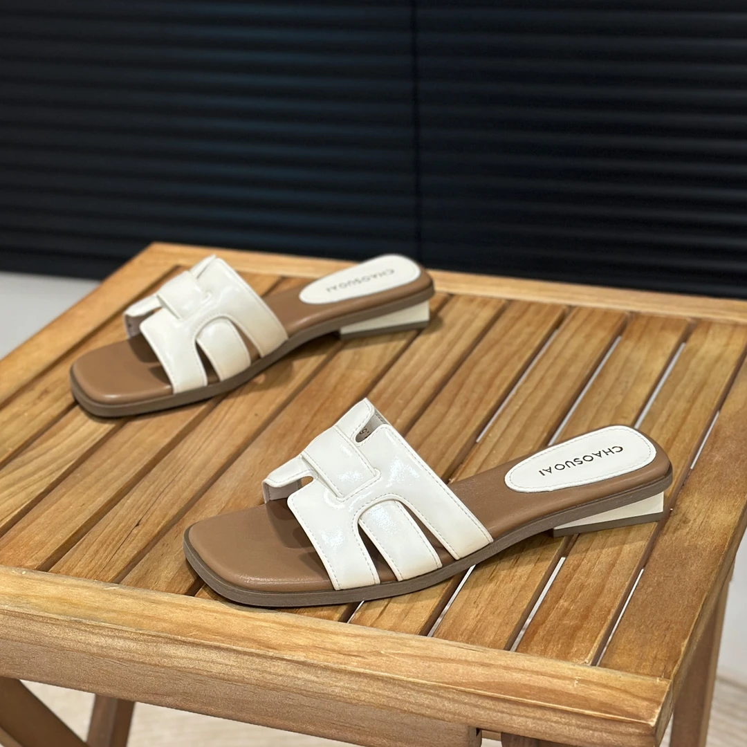 绝美超火网红一字拖鞋女夏外穿2025新款配裙子海边沙滩高级感凉拖