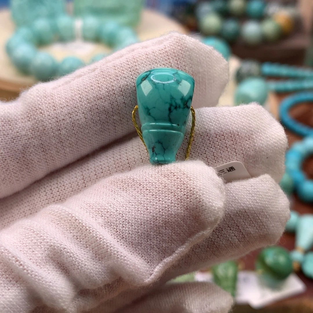 绿松石未镶嵌珠宝奇石高瓷绿水草纹三通11.1*18.8mm