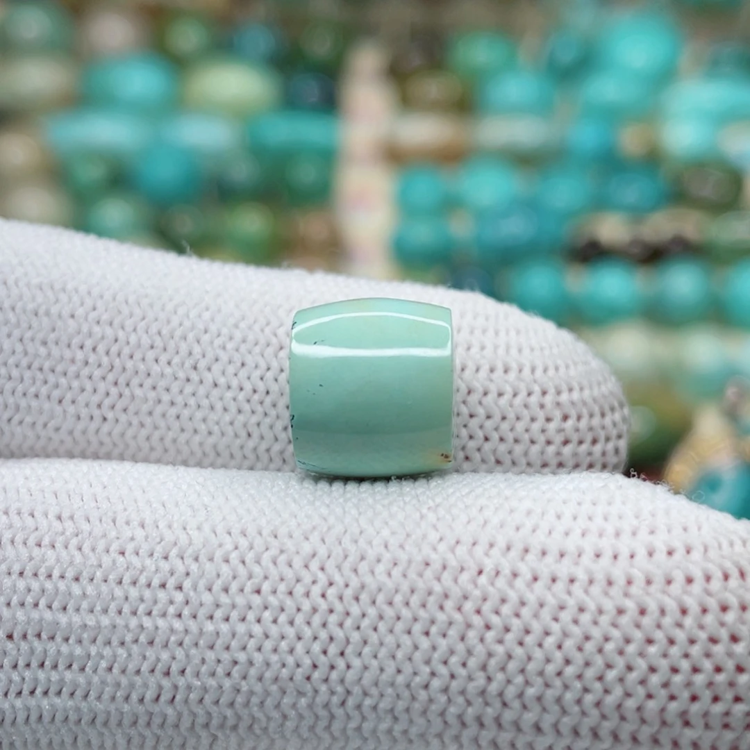 未镶嵌绿松石颈饰