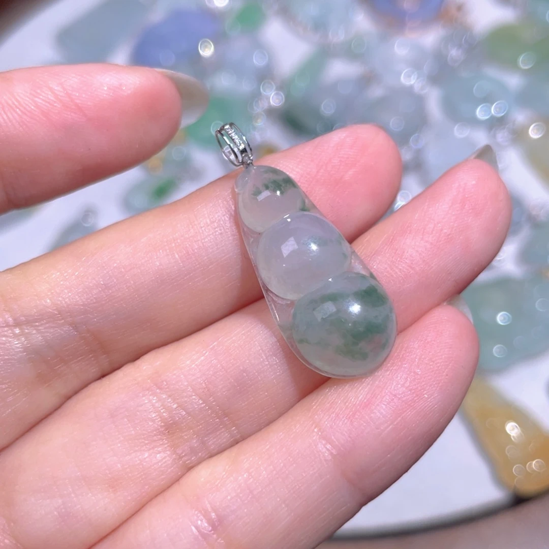 颈饰18K金镶嵌翡翠翡翠