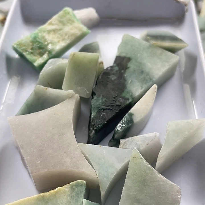 颈饰未镶嵌翡翠1