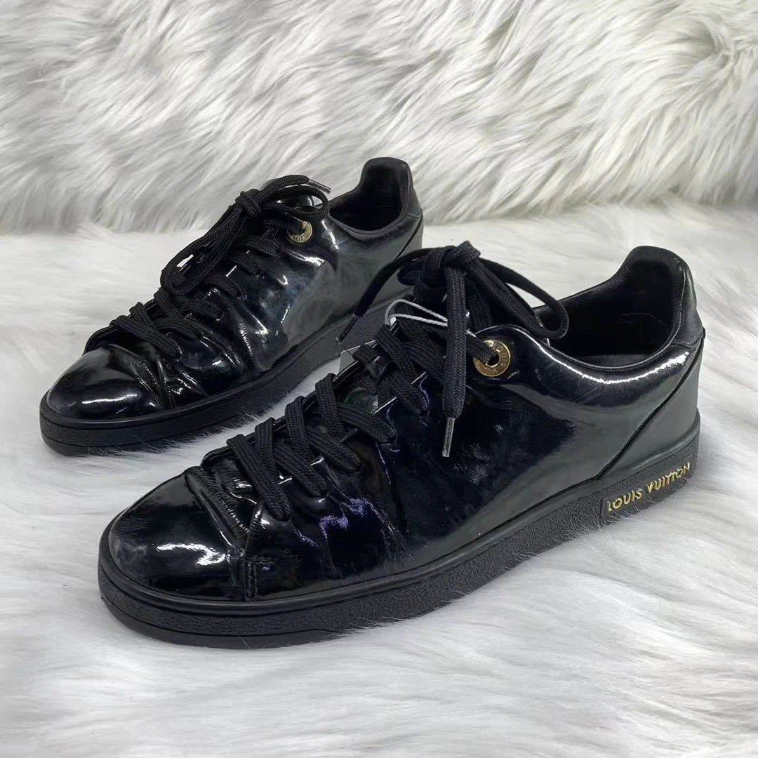 95新 LouisVuitton/路易威登 36码/仔仔/黑色亮系带板鞋 xxs796