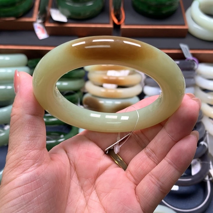 【闪购商品】未镶嵌手镯和田玉