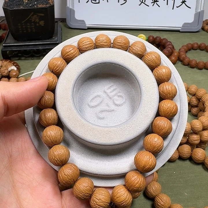 猴头核桃吊坠八*12凤羽