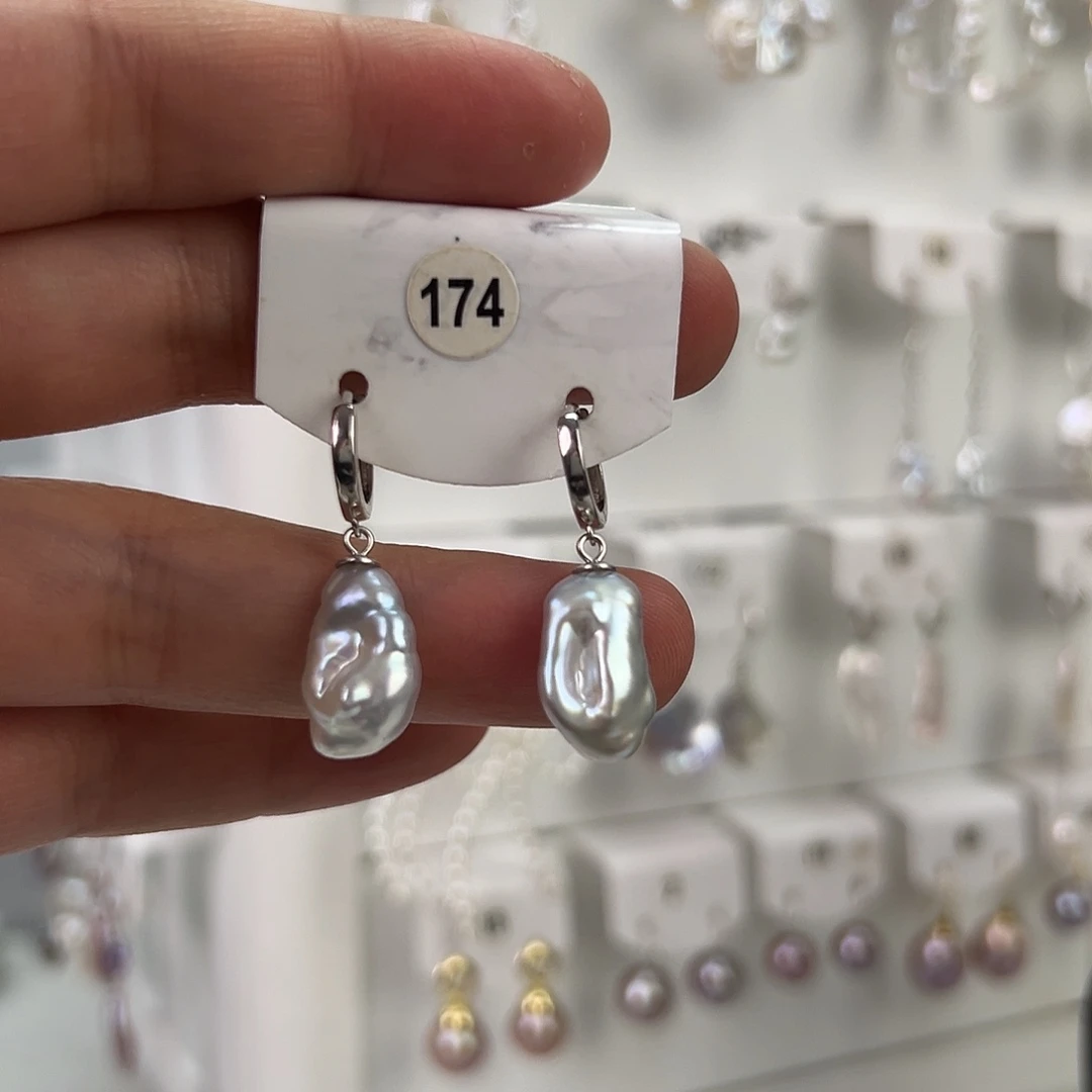 非金属巴洛克花瓣耳饰