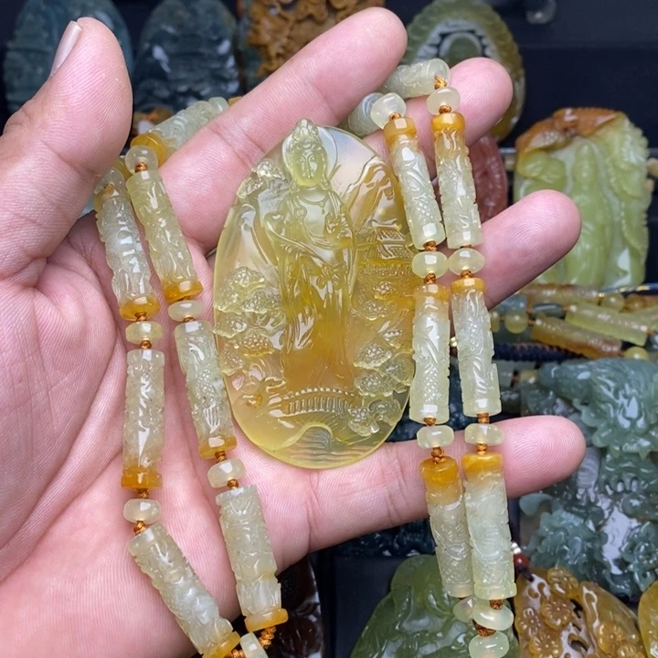 蛇纹石玉未镶嵌颈饰