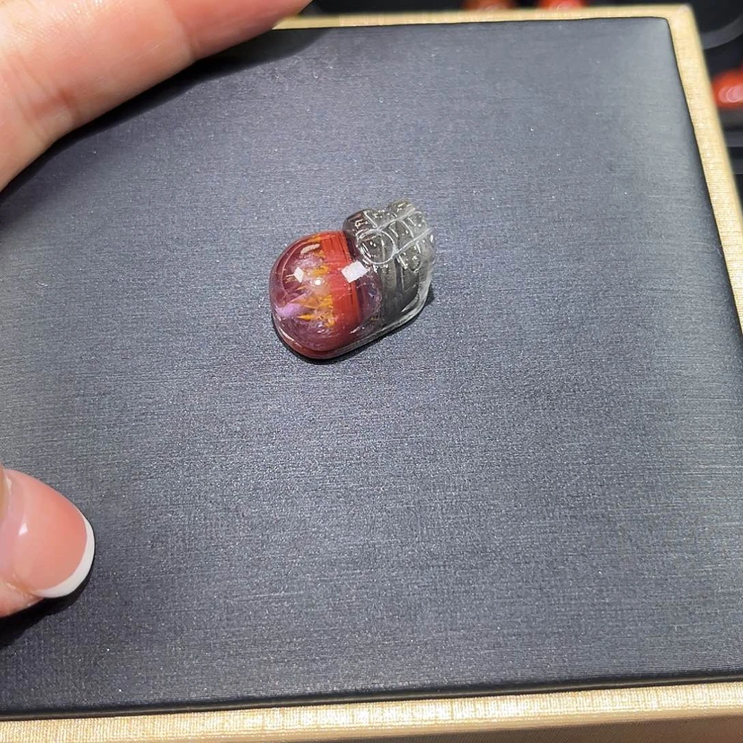 一***光未镶嵌珠宝半成品水晶极光貔貅