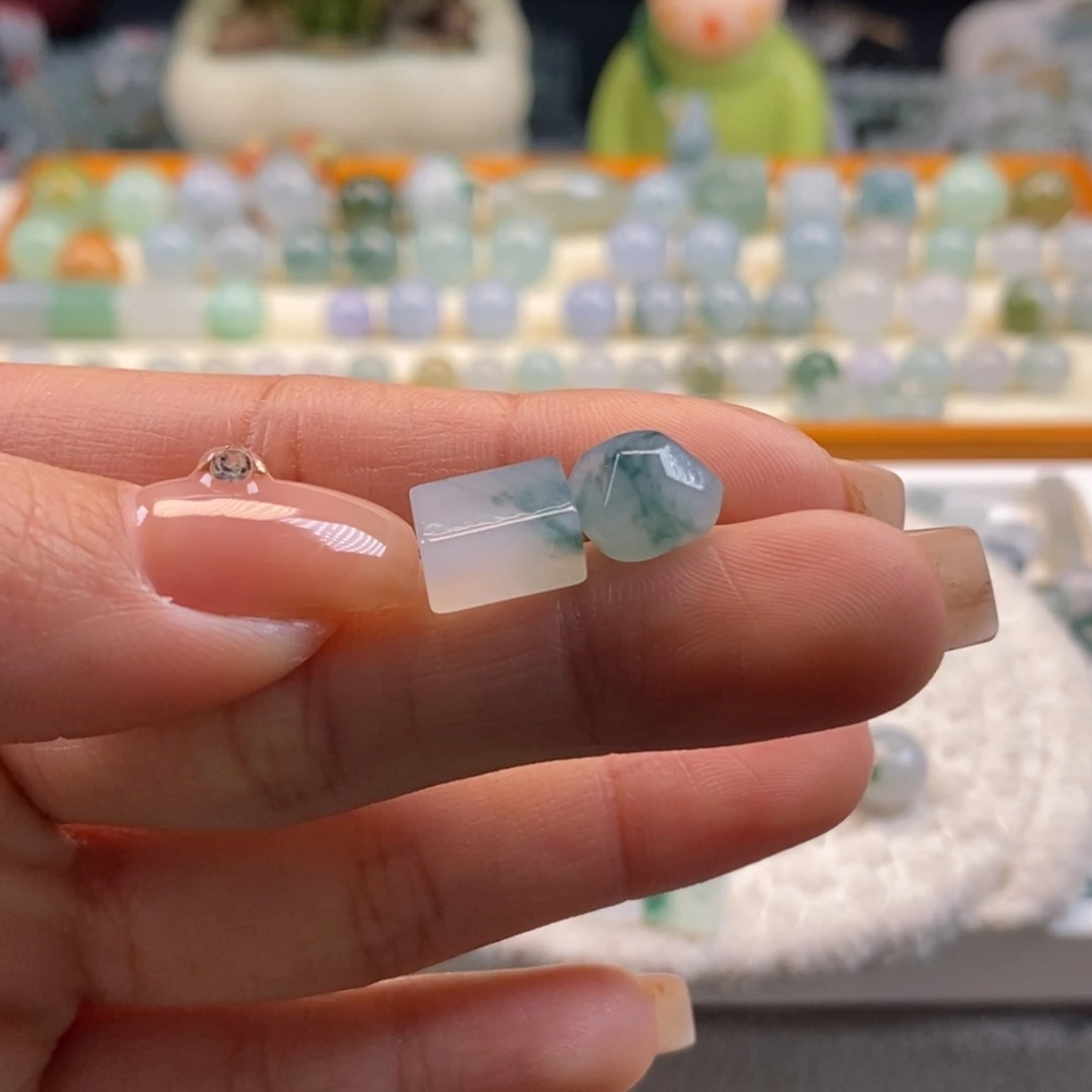 翡翠散珠牛***-天然翡翠方糖随行
