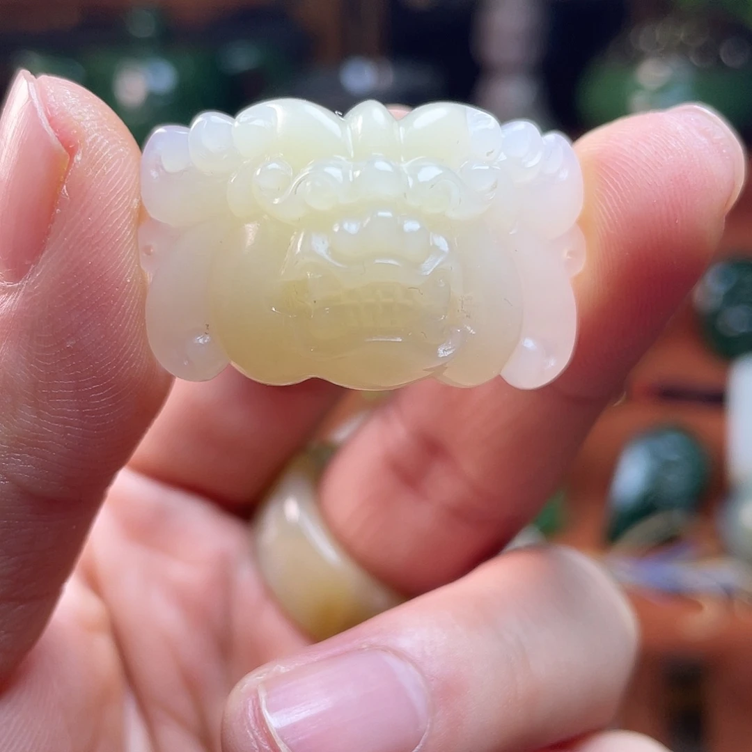 和田玉未镶嵌颈饰新疆且末黄金糖手牌带证书