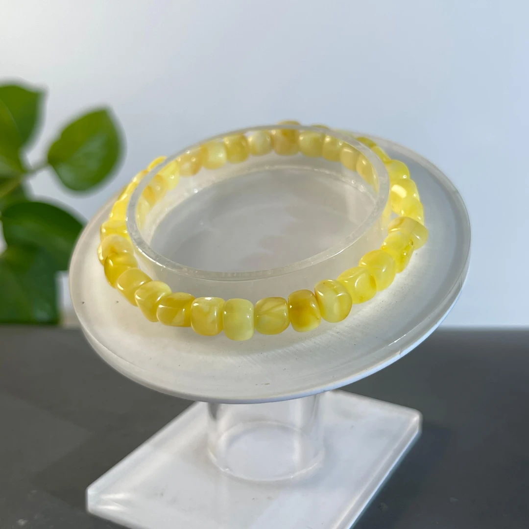 JXW04-04  蜜蜡-手串