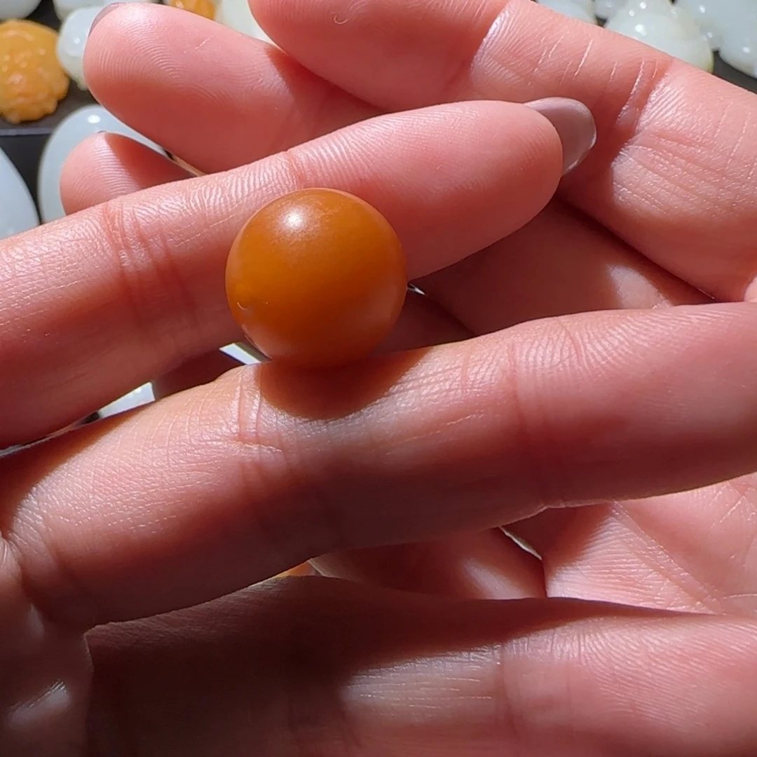 李***淋和田玉未镶嵌颈饰