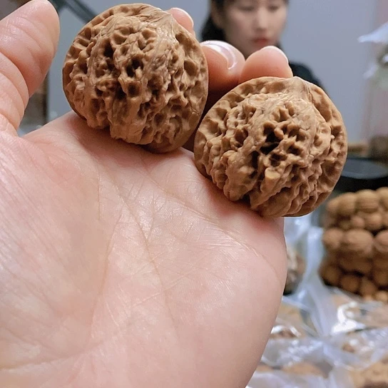 【闪购商品】把件文玩核桃41千佛山蜡皮