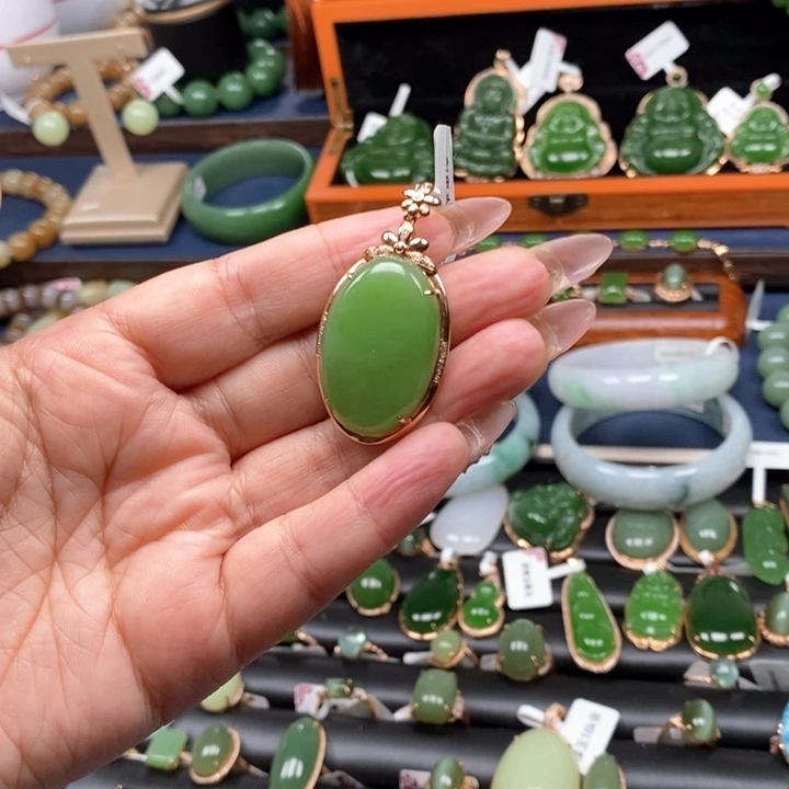 和田玉颈饰18K金镶嵌