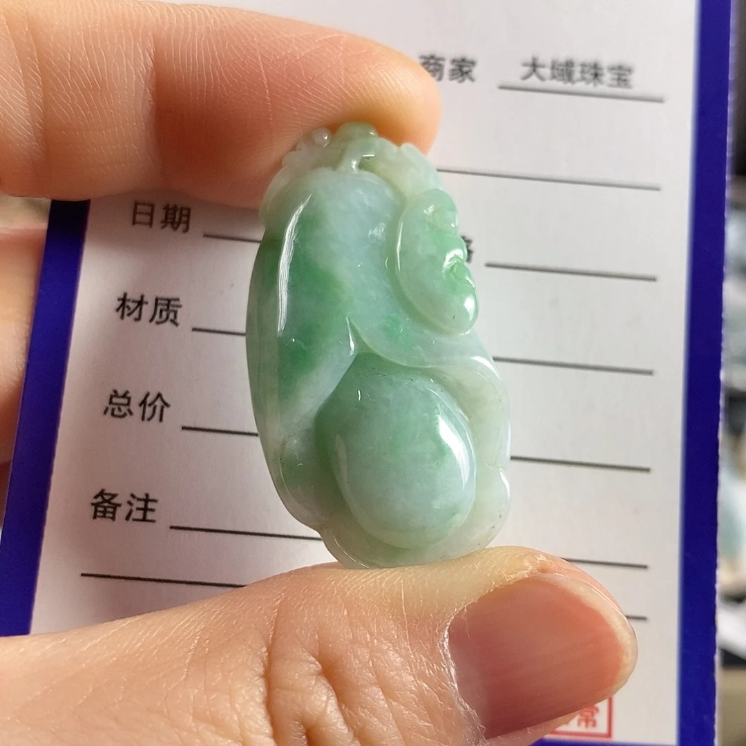 翡翠未镶嵌颈饰兰花