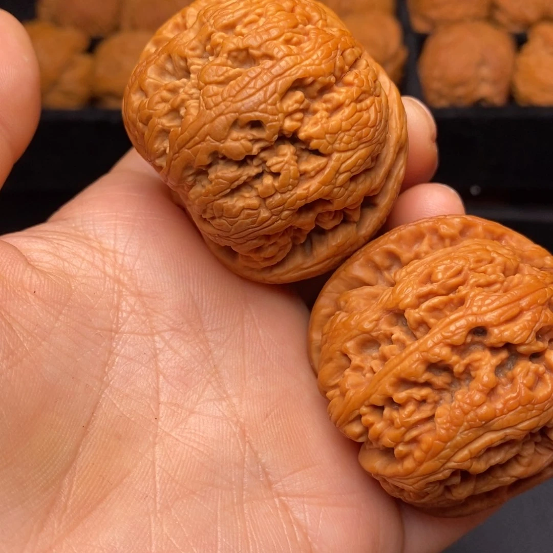 文玩核桃把件秦岭野生核桃