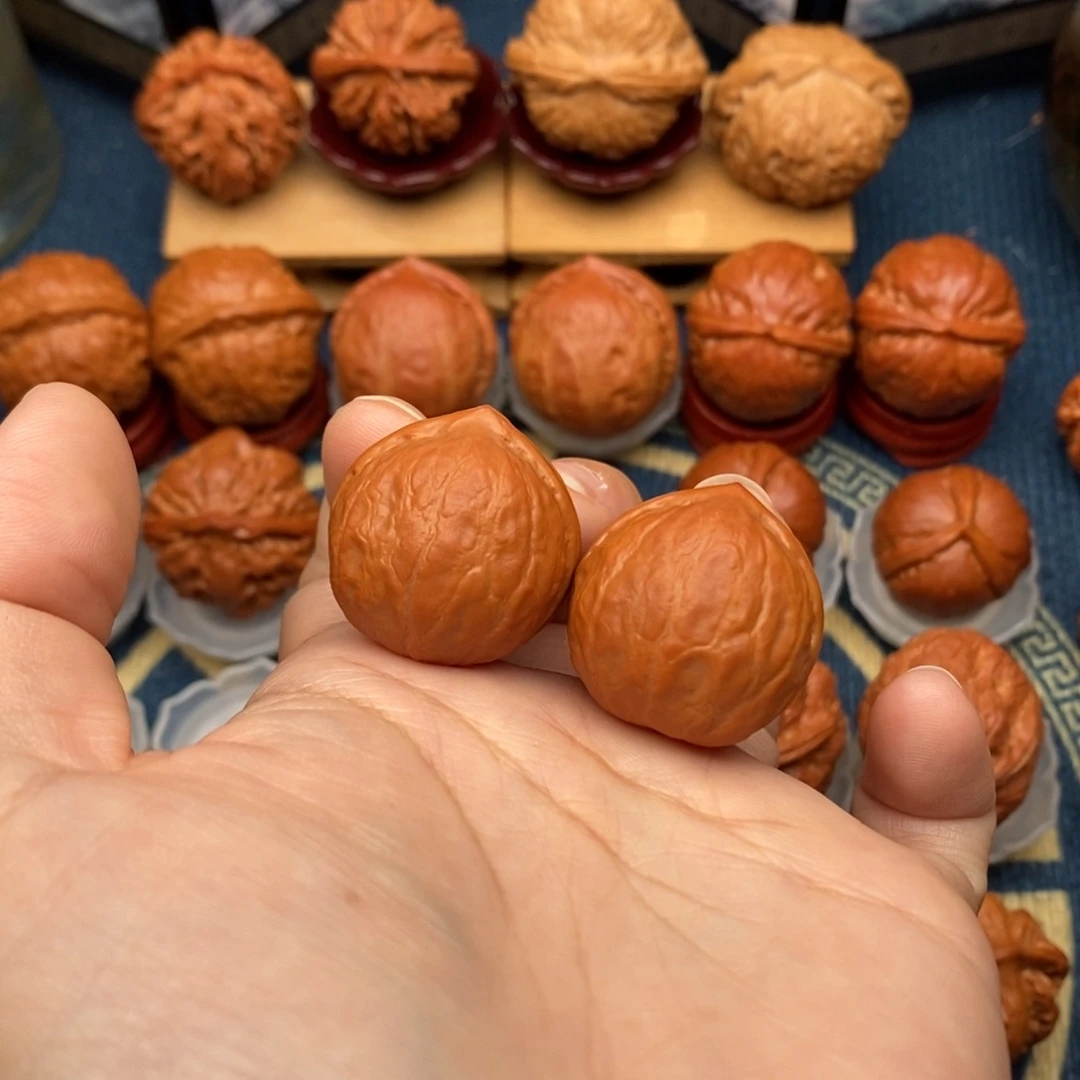 文玩核桃把件龙珠