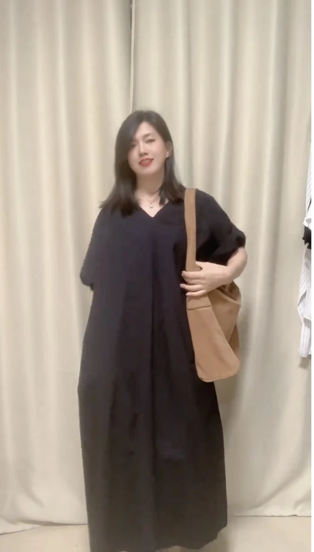 大版宽松休闲气质风格女装上衣