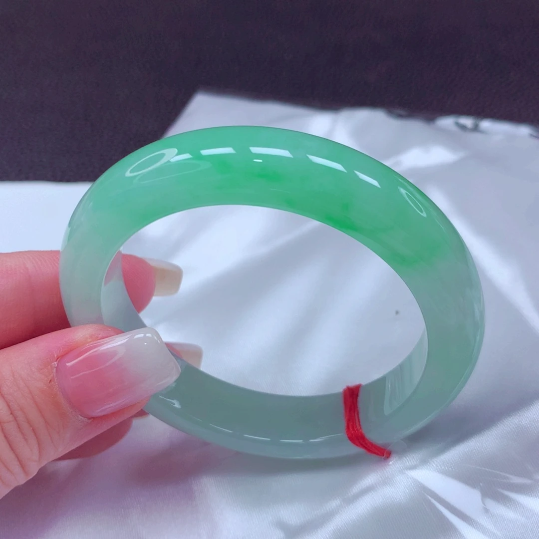未镶嵌手镯翡翠手镯