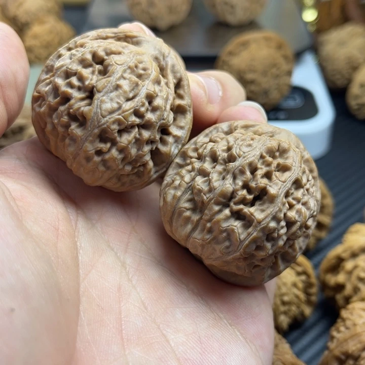 把件文玩核桃40莲花有黄