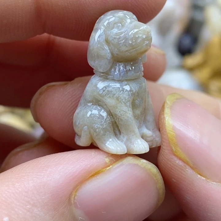 颈饰未镶嵌硅化珊瑚（珊瑚玉）小摆件