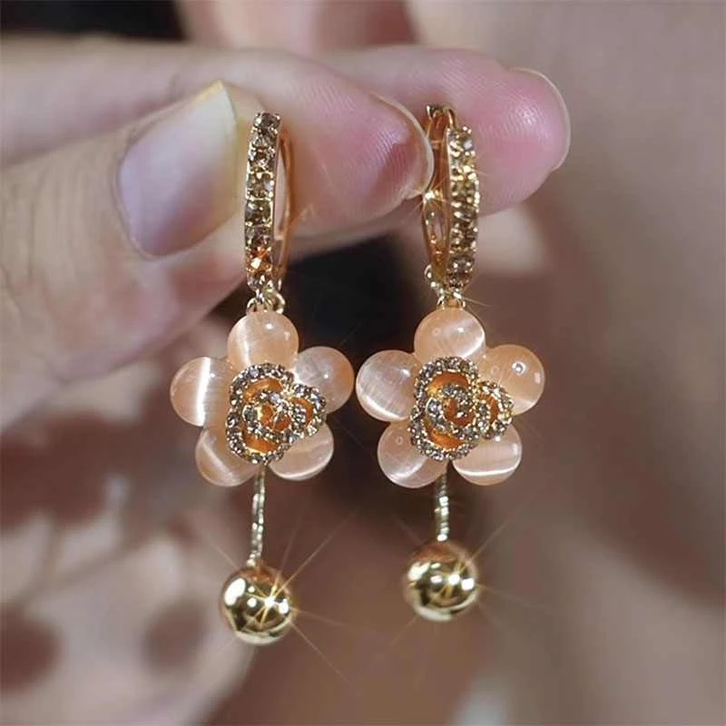 铜合金耳饰 设计感小众猫眼石花朵耳钉独特2024新款精致耳饰秋冬