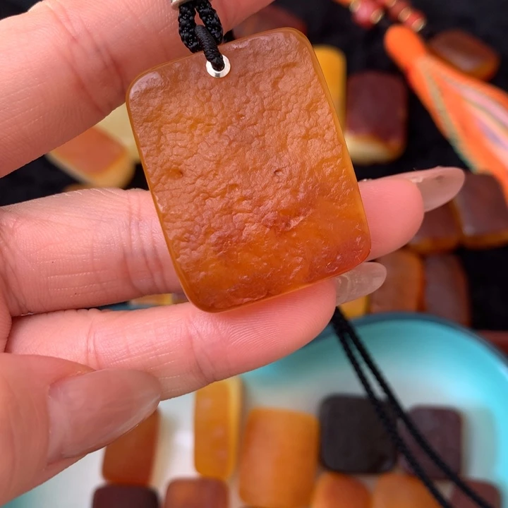 原皮留皮切牌吊坠