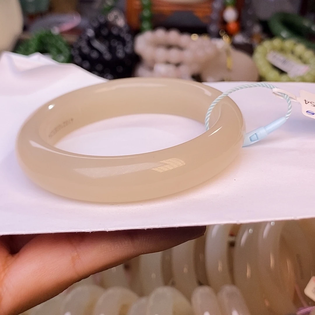 和田玉藕粉老料收藏毕业级手镯54圈未镶嵌