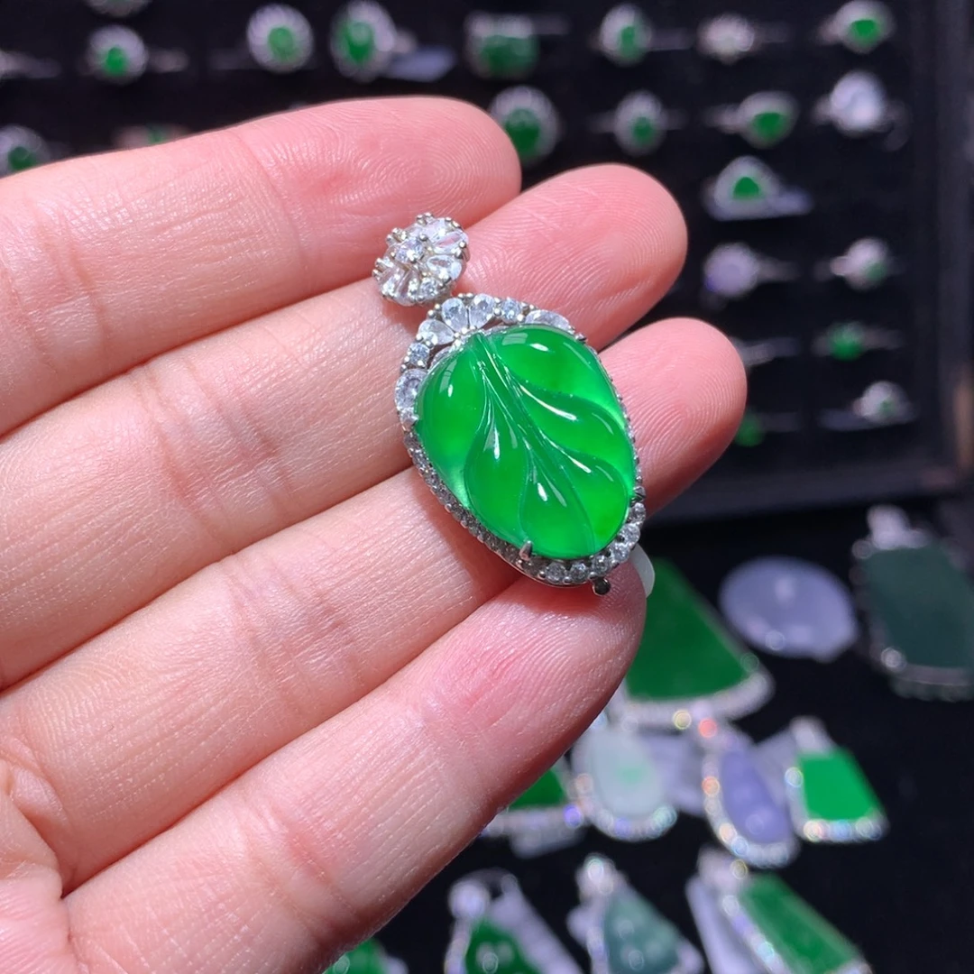 翡翠银S925镶嵌颈饰翡翠