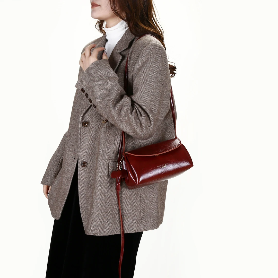 2025夏季新款斜挎包女小众高级感女包时尚通勤包轻奢女款包包