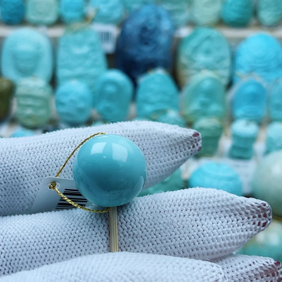 ****甜绿松石未镶嵌珠宝奇石