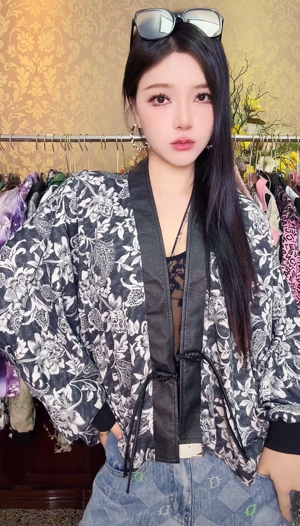 1652蝙蝠款民族风宽松短外套