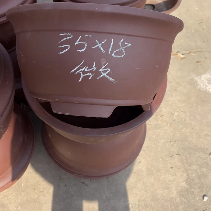 花盆紫砂60-2。       35-18