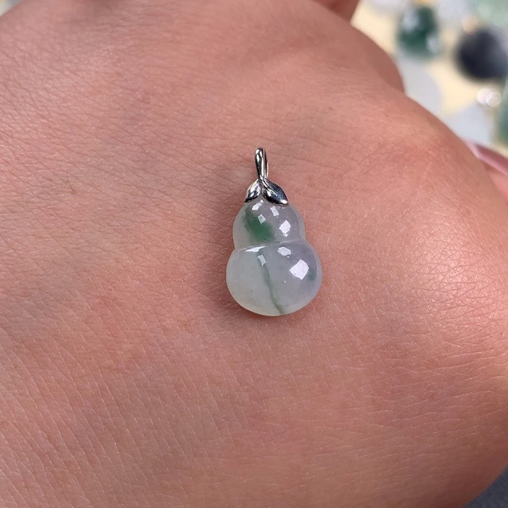 翡翠颈饰18K金镶嵌葫芦