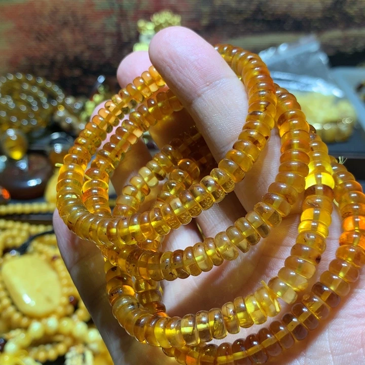 琥珀未镶嵌珠宝奇石多样性发其一